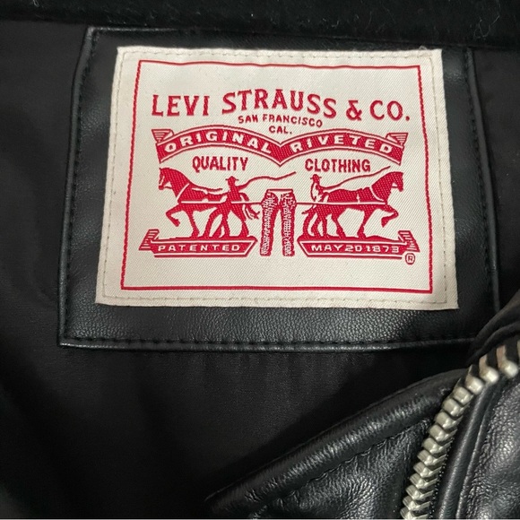 Levi's | Breanna Faux Leather Puffer Jacket with Sherpa Lined Collar - Picture 9 of 16